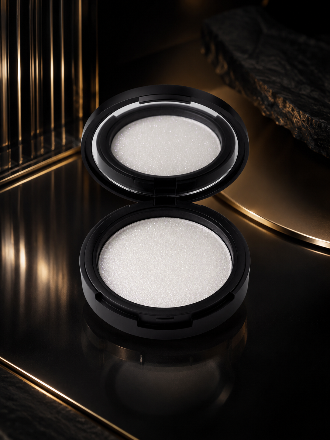 Vera Pearl Radiance Highlighter